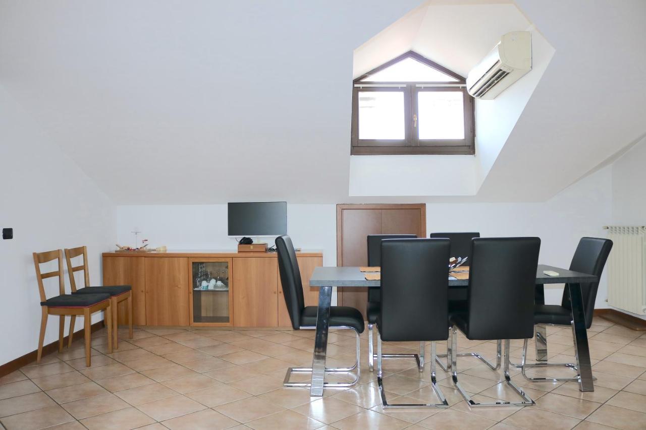 Lovely Apartment Near Canal - Via Foscolo Corsico Eksteriør bilde